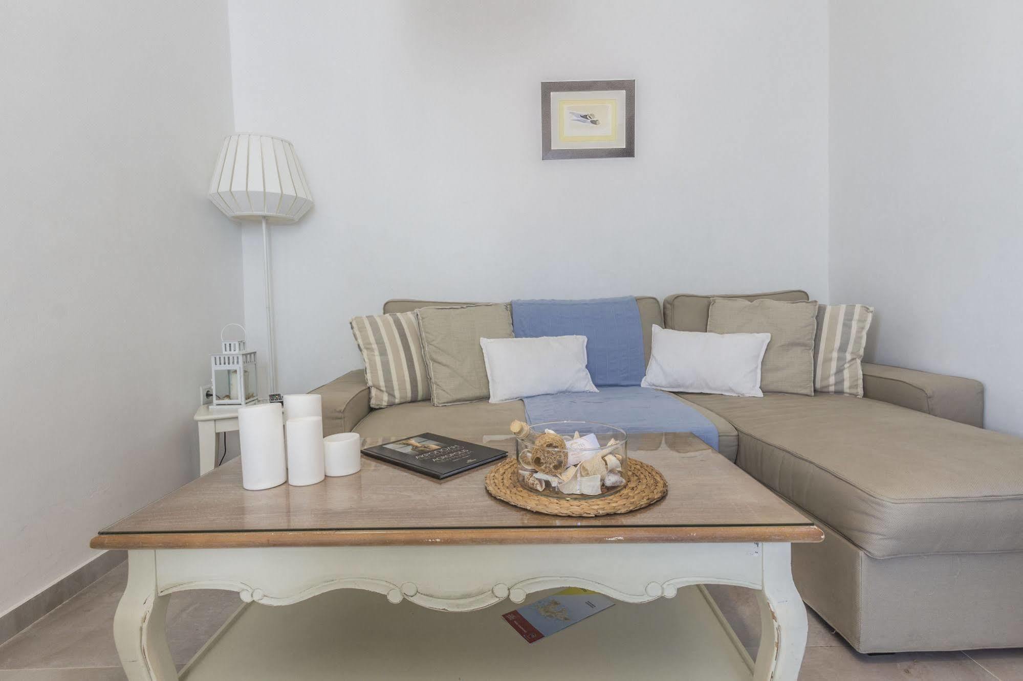 Lavish Suites Agios Ioannis Diakoftis Ngoại thất bức ảnh