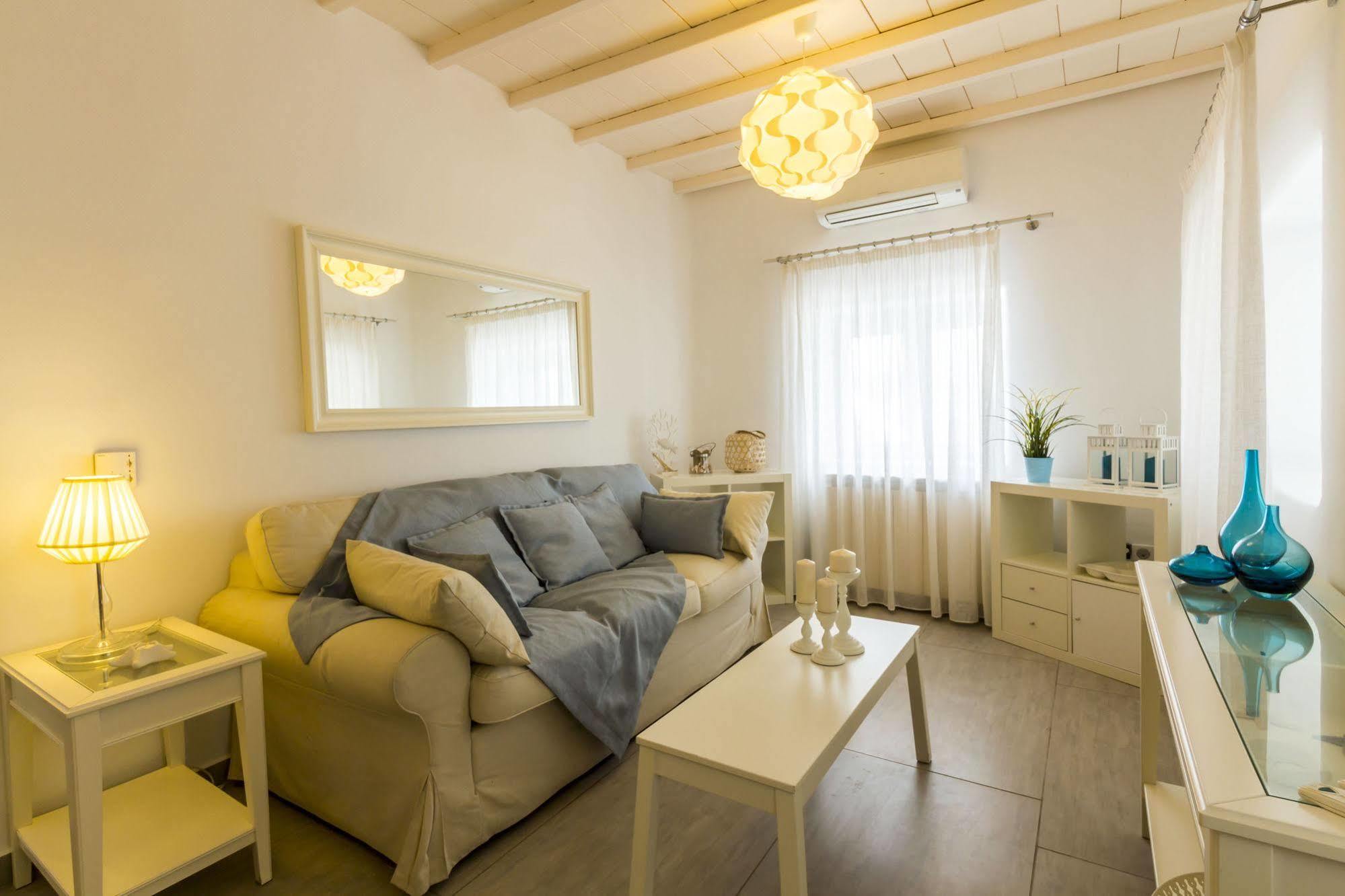 Lavish Suites Agios Ioannis Diakoftis Ngoại thất bức ảnh
