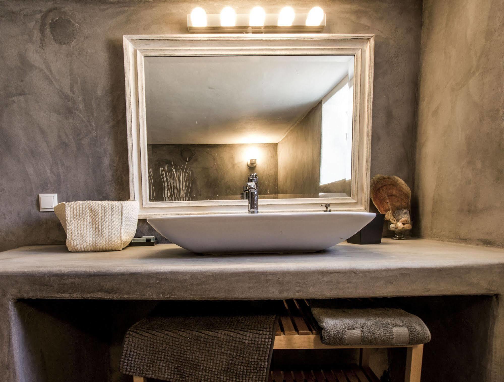 Lavish Suites Agios Ioannis Diakoftis Ngoại thất bức ảnh